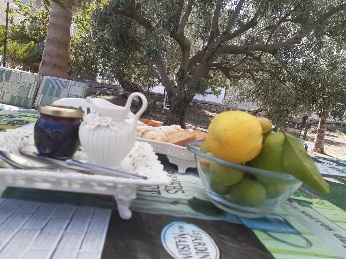 Casanonnavittoria Acomodação com café da manhã Terrasini Exterior foto